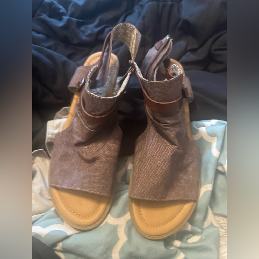 Blowfish sandals size 10 brown bootie look